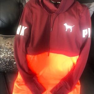 VS pink pullover
